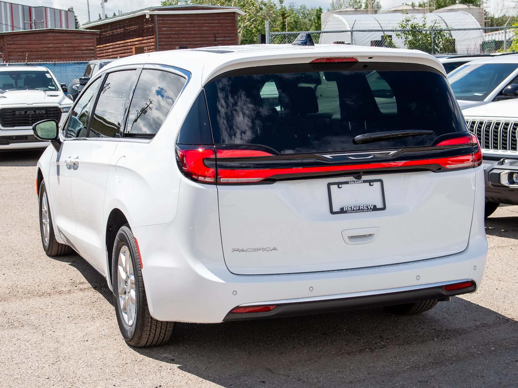 New 2027 White Chrysler Select*, Remote Start, Heated Leather Seats, Lane Departure Warning image 3