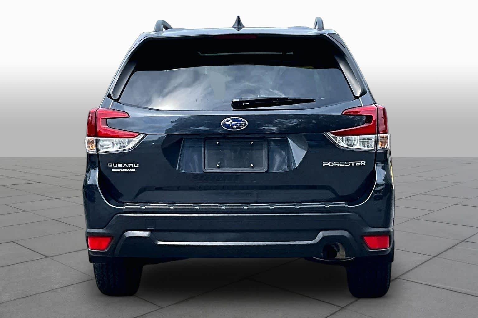 Used 2019 Dark Gray Metallic Subaru Premium image 5