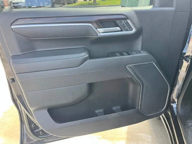 Used 2025 Black GMC SLT image 9