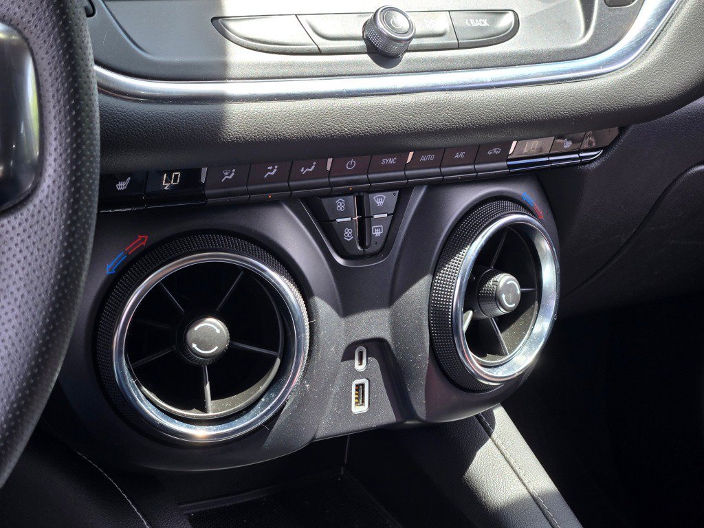 Used 2025 Black Chevrolet 2LT image 27