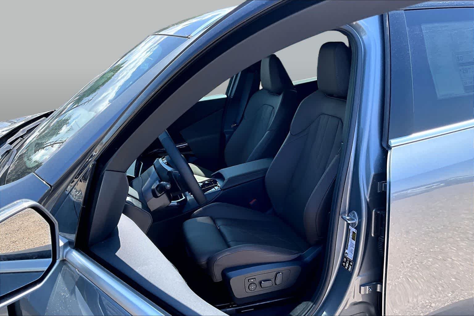 New 2026 Skyscraper Grey Metallic BMW 30 xDrive image 9