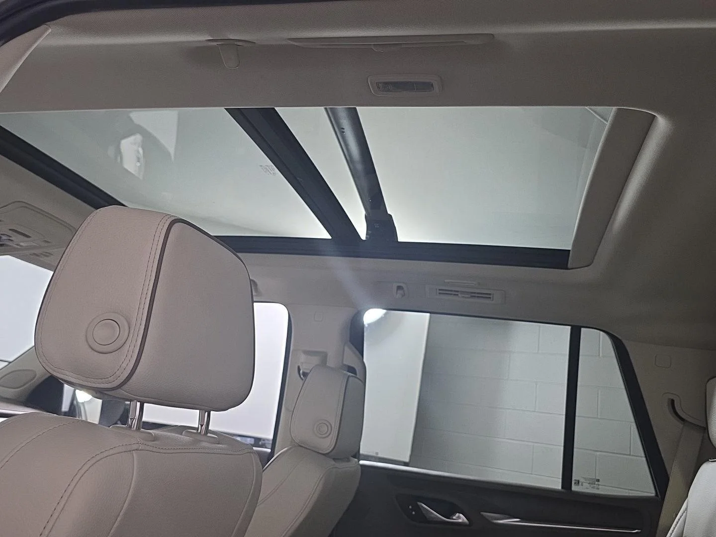 Used 2024 White Frost Tricoat GMC Denali image 37