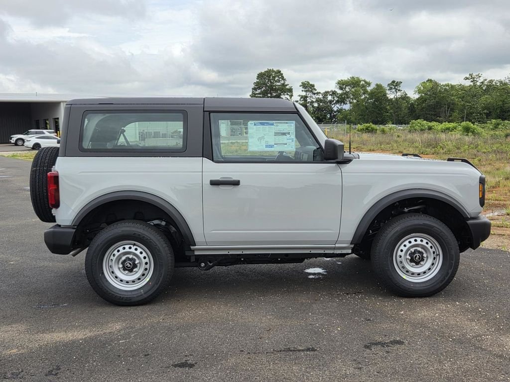 New 2026 Avalanche Gray Ford Base image 9