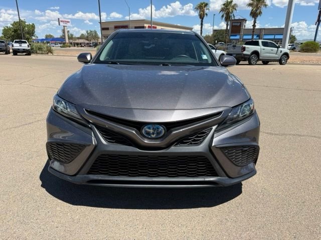 2021 Toyota Camry SE - Photo 2