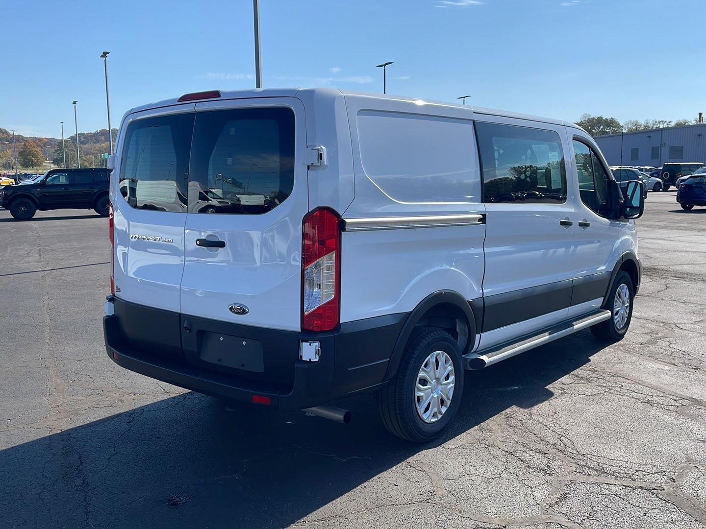 Used 2025 Oxford White Ford  image 5