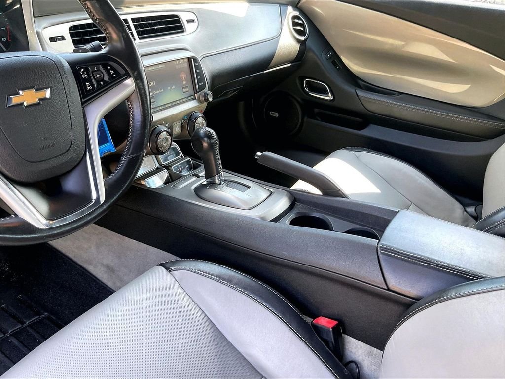 Used 2013 Black Chevrolet 2LT image 17