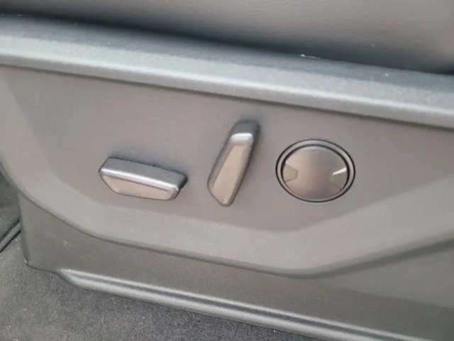 New 2026 White Metallic Ford Lariat image 21