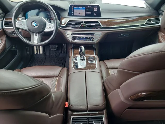 Used 2022 White BMW 750i xDrive image 16