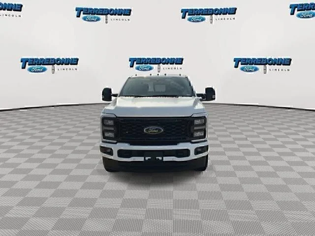 New 2026 Star White Metallic Tri-Coat Ford F-250® Lariat® image 3