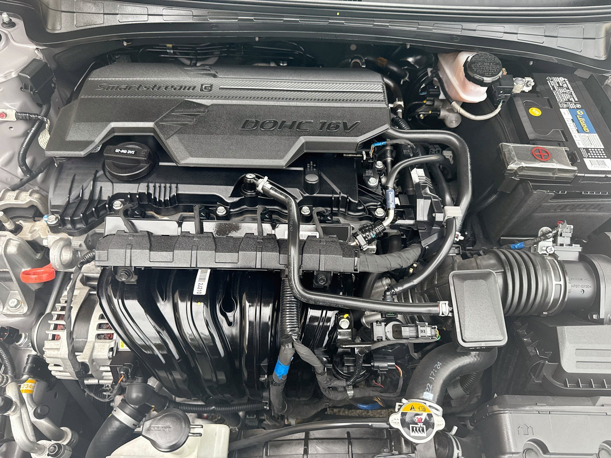 Used 2024 Fluid Metal Hyundai SE image 34
