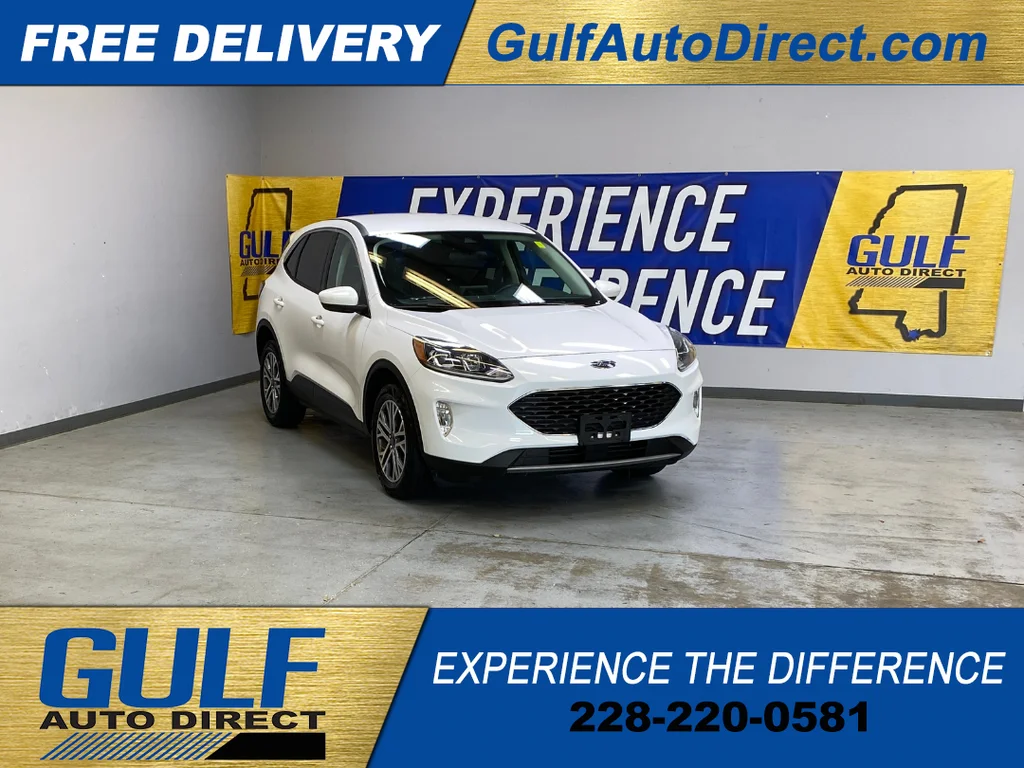 Used 2022 White Ford SEL image 1