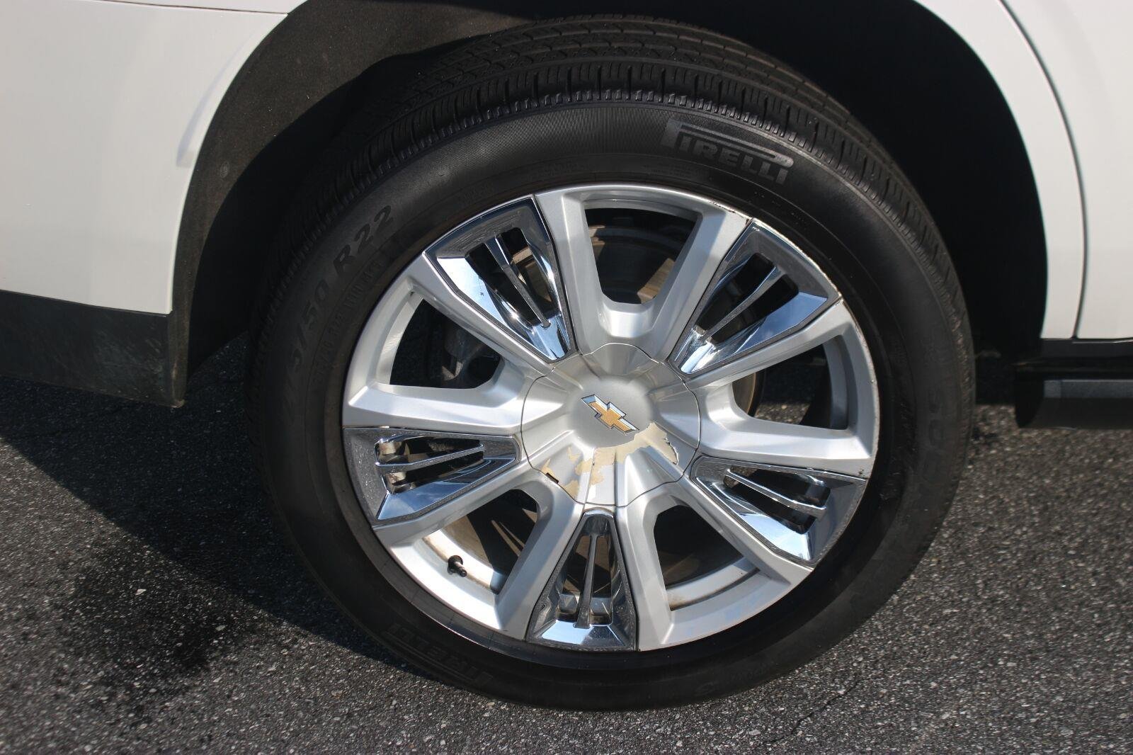 Used 2021 IRIDESCENT PEARL TRICOAT Chevrolet High Country image 43