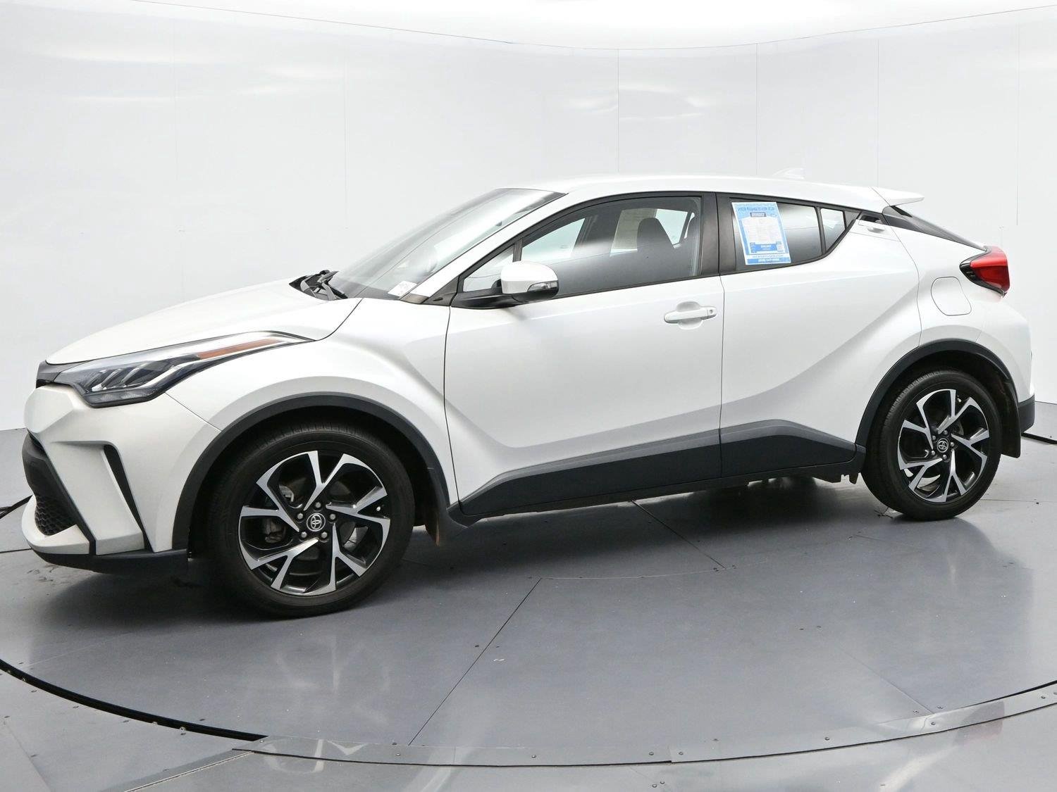 Used 2022 Wind Chill Pearl Toyota XLE image 4