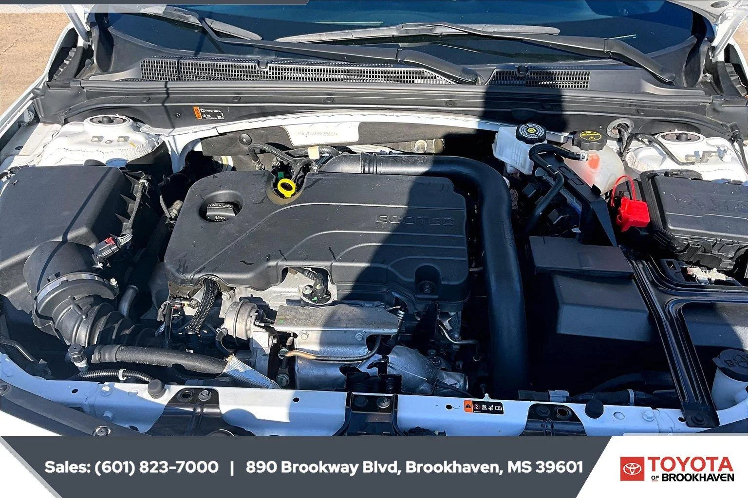 Used 2024 Summit White Chevrolet LT image 8