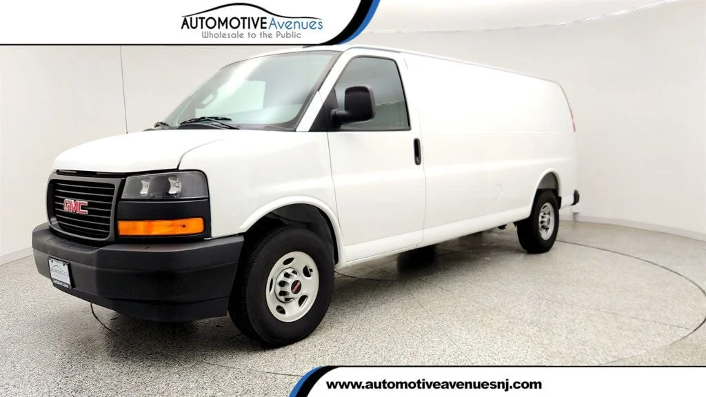 2025 GMC Savana 3500 Ext WB's photo