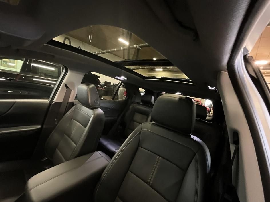 Used 2024 Gray Chevrolet Premier image 17