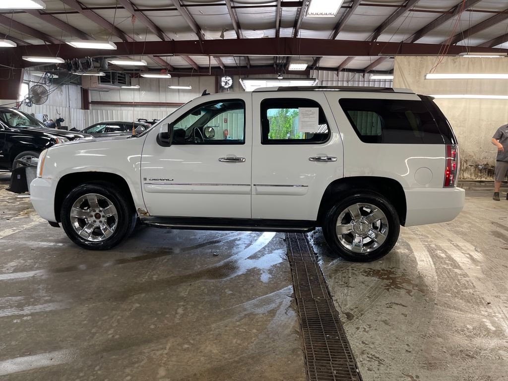 Used 2007 GMC Yukon Denali with VIN 1GKFK63837J391548 for sale in Traverse City, MI