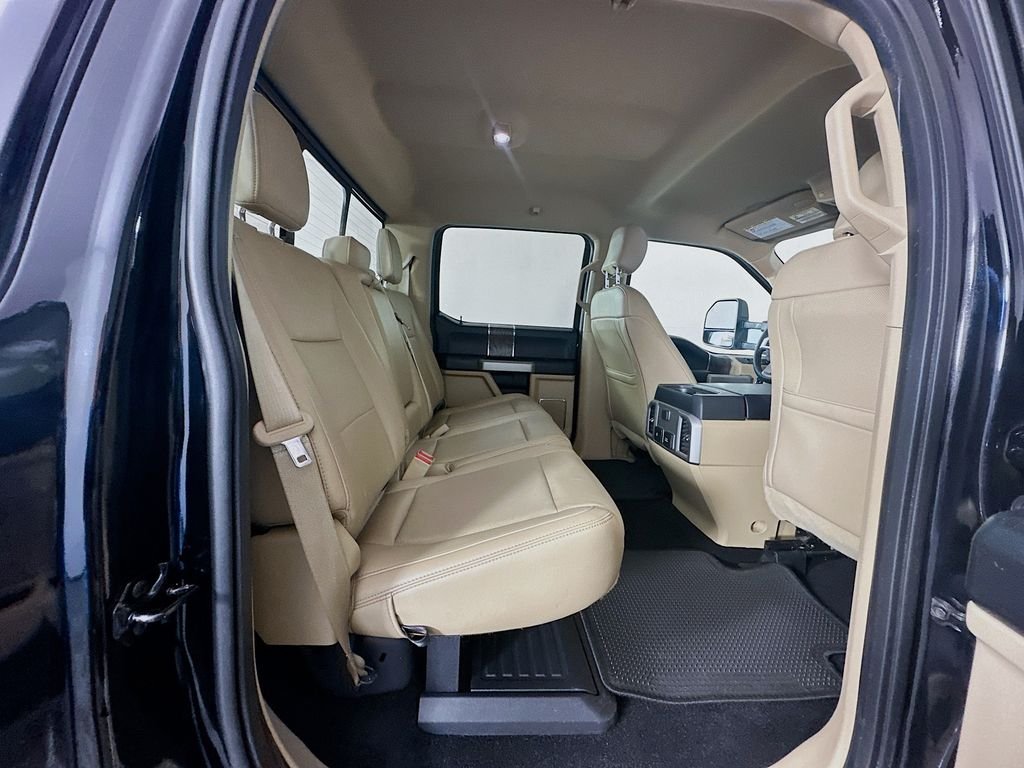 Used 2019 Black Metallic Ford Lariat image 27