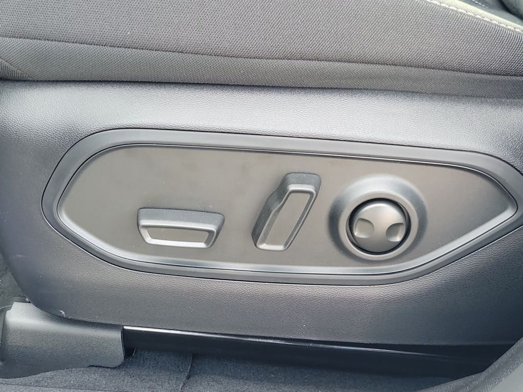 New 2026 Silver Zynith Clearcoat Jeep Laredo image 22