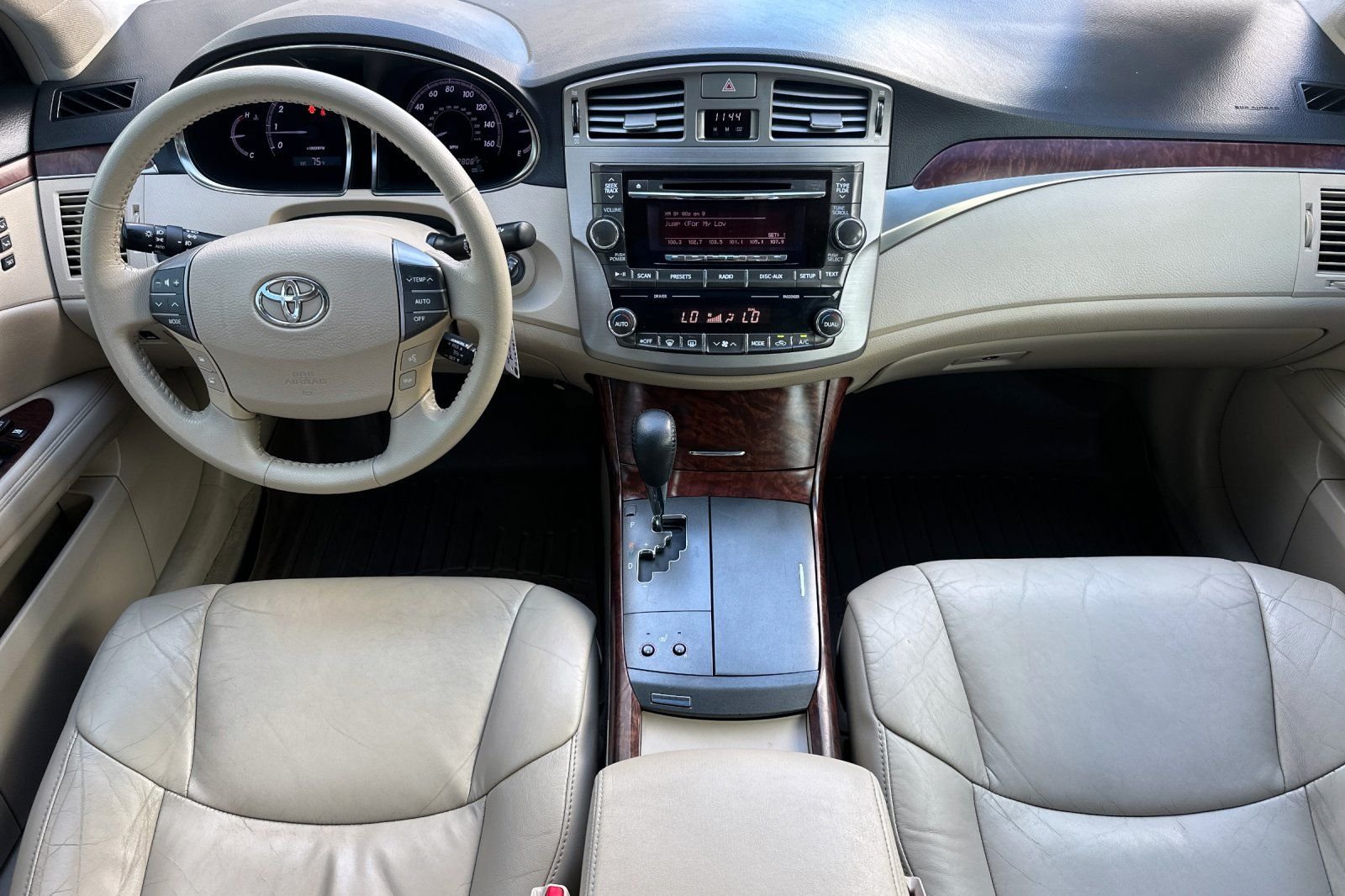Used 2011 Black Toyota Base image 13