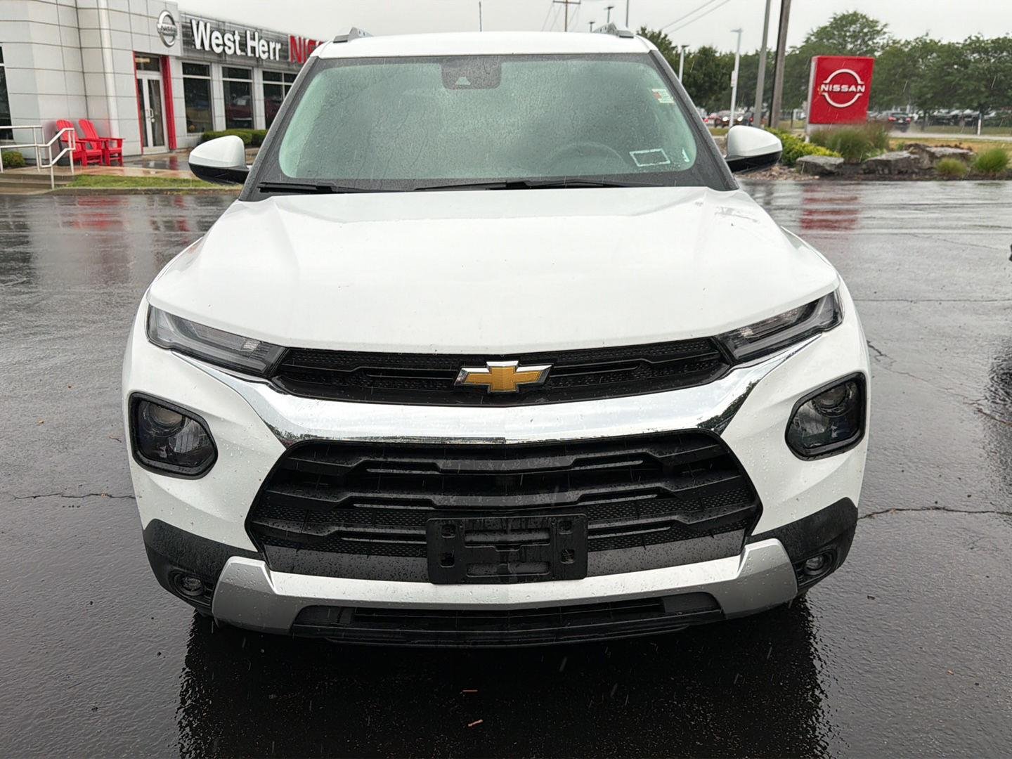 Used 2023 Summit White Chevrolet LT image 2