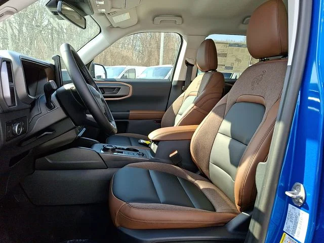 New 2025 Velocity Blue Metallic Ford Outer Banks® image 6