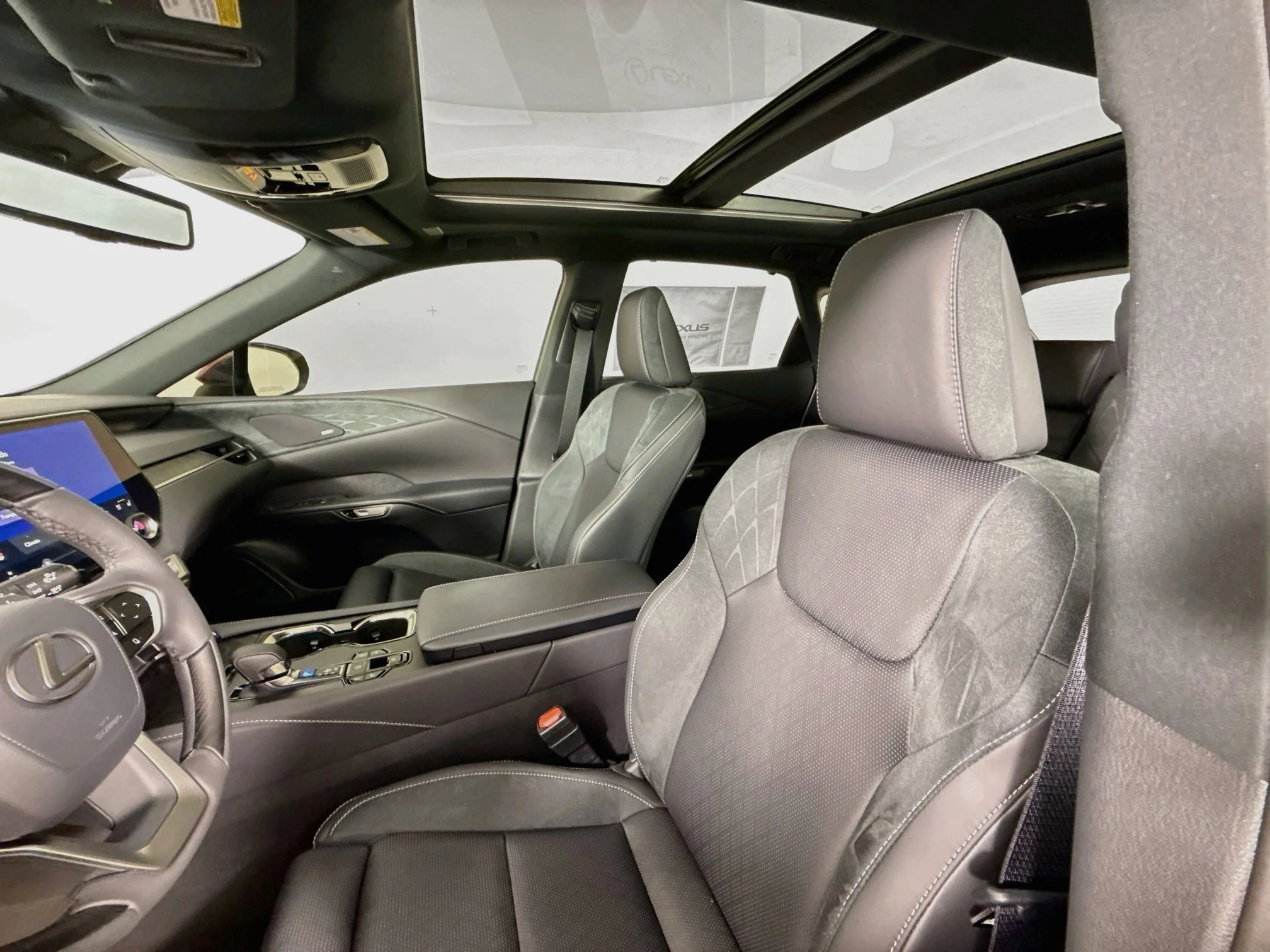2026 Lexus RX 350 Luxury - Photo 11