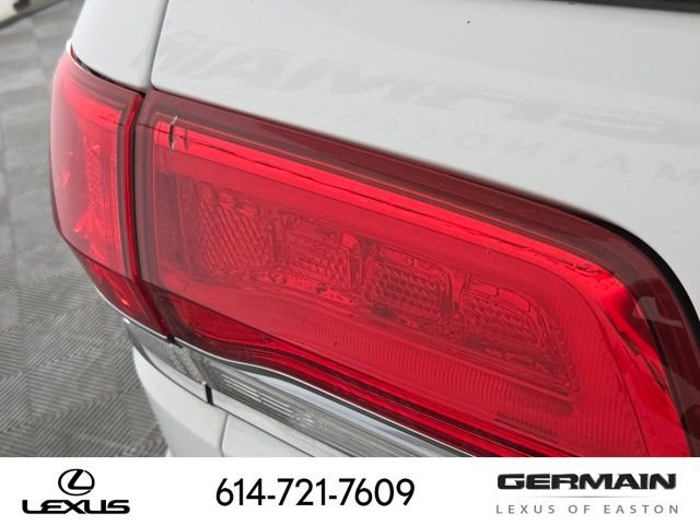 Used 2016 White Jeep Laredo image 16