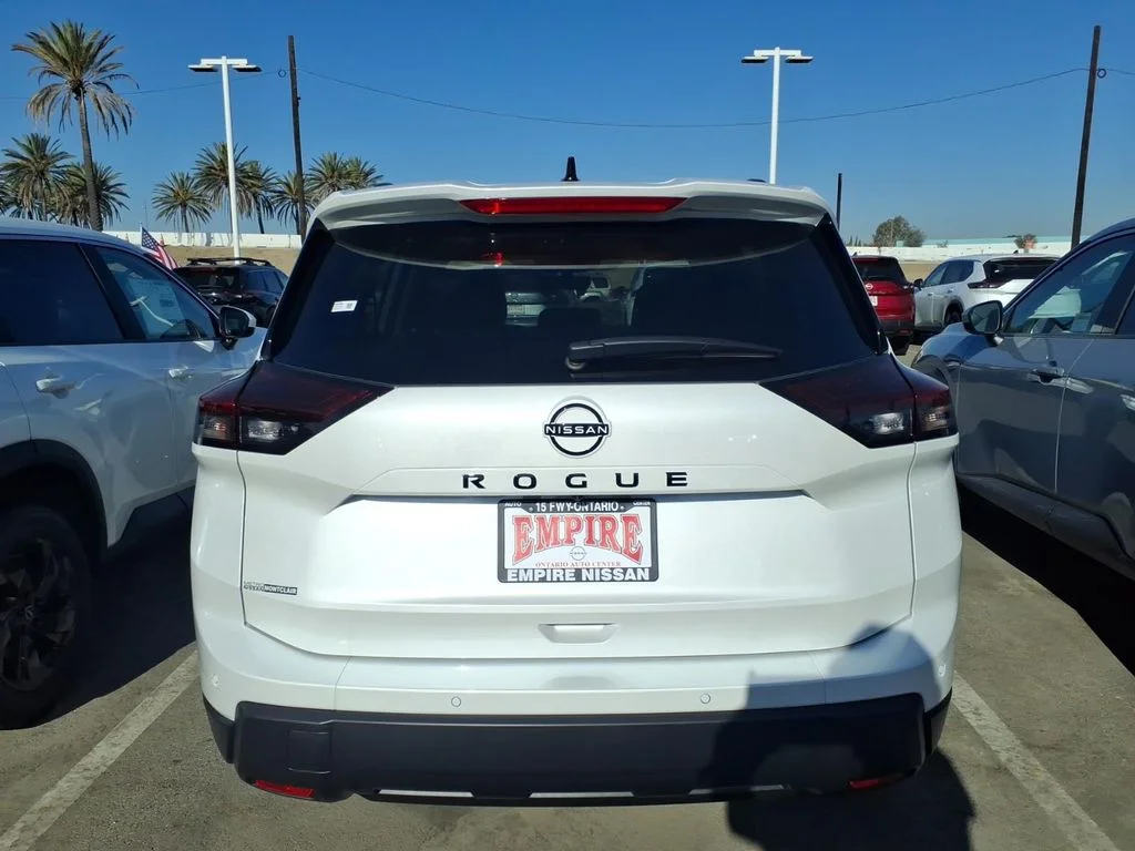 New 2026 Everest White Pearl TriCoat Nissan Dark Armor™ image 7