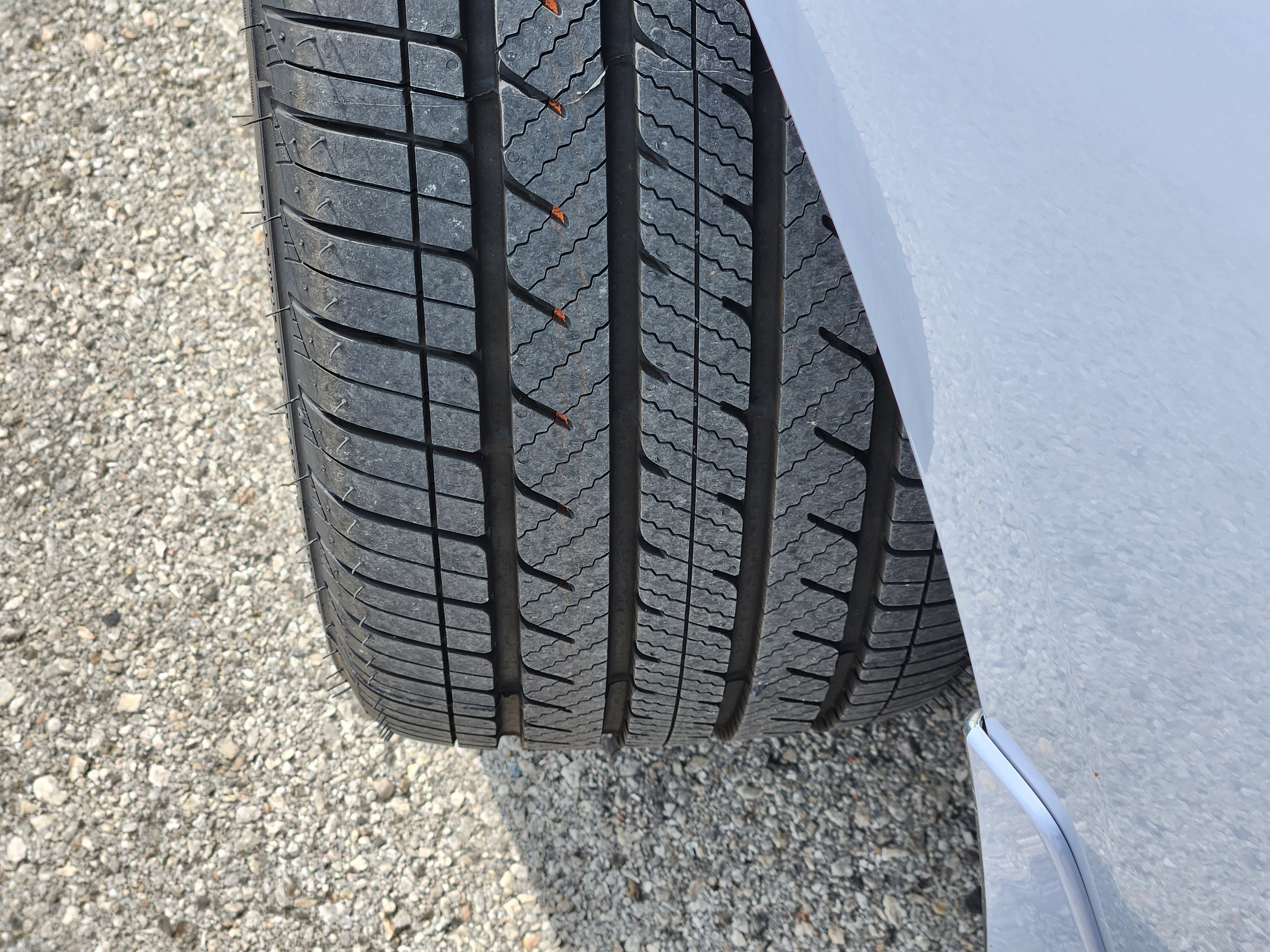 New 2026 Gray Sky Pearl / Super Black Two-tone Nissan SR image 11