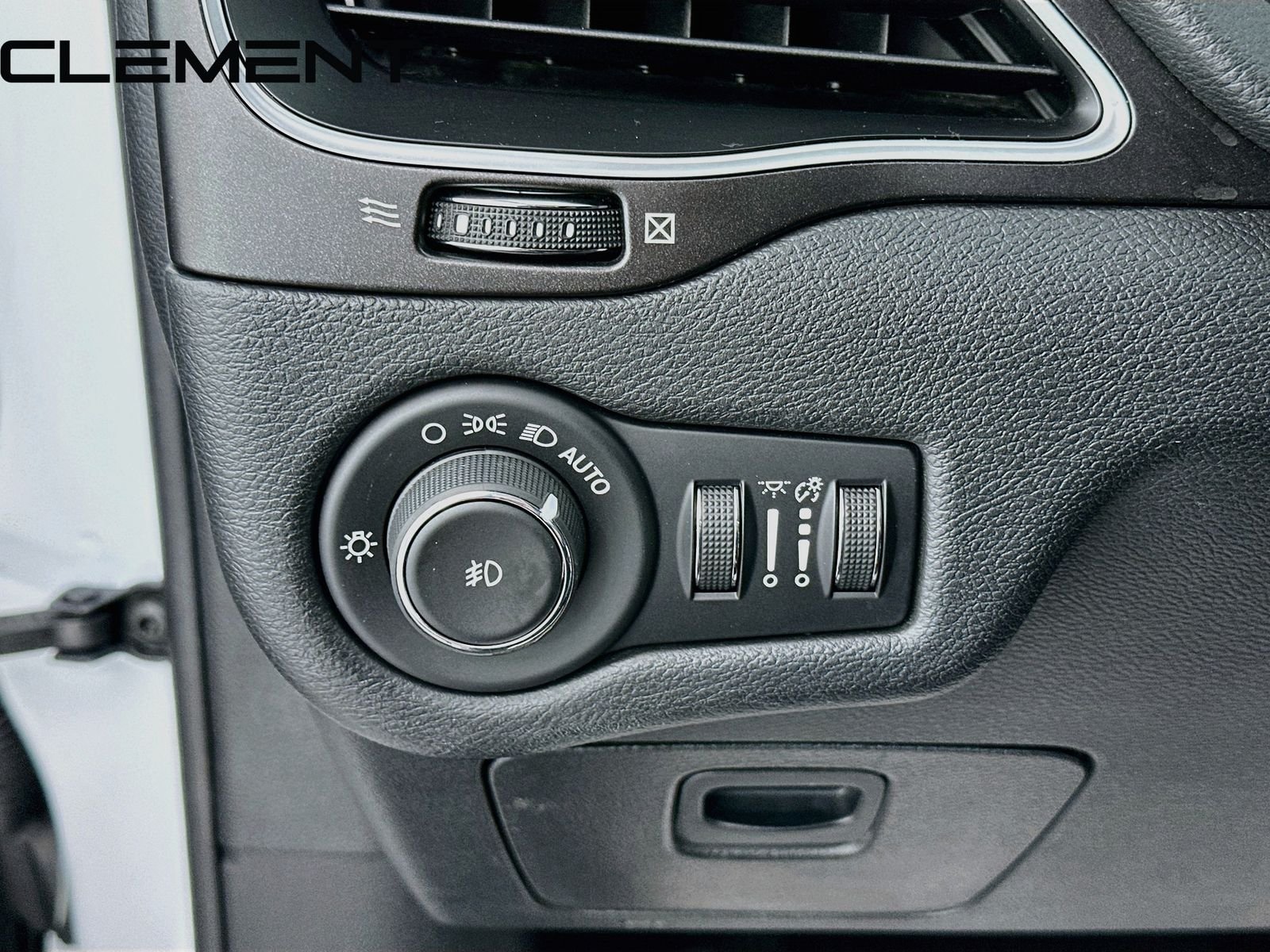 2019 Jeep Cherokee Trailhawk - Photo 13
