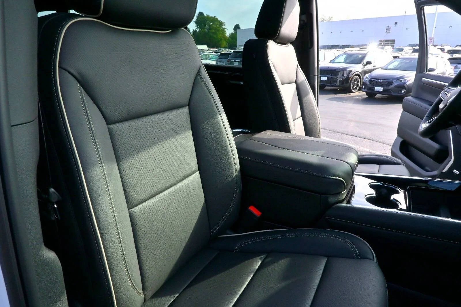 2026 Chevrolet Suburban Premier - Photo 33