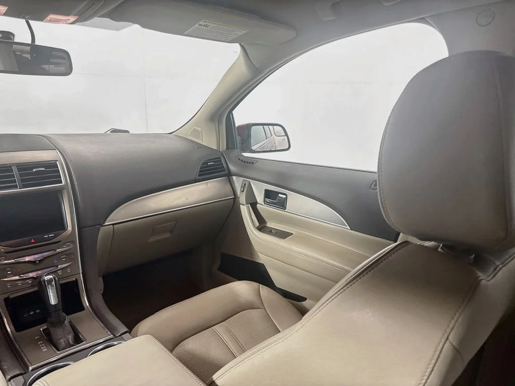 Used 2014 Ruby Red Metallic Tinted Clearcoat Lincoln Base image 21