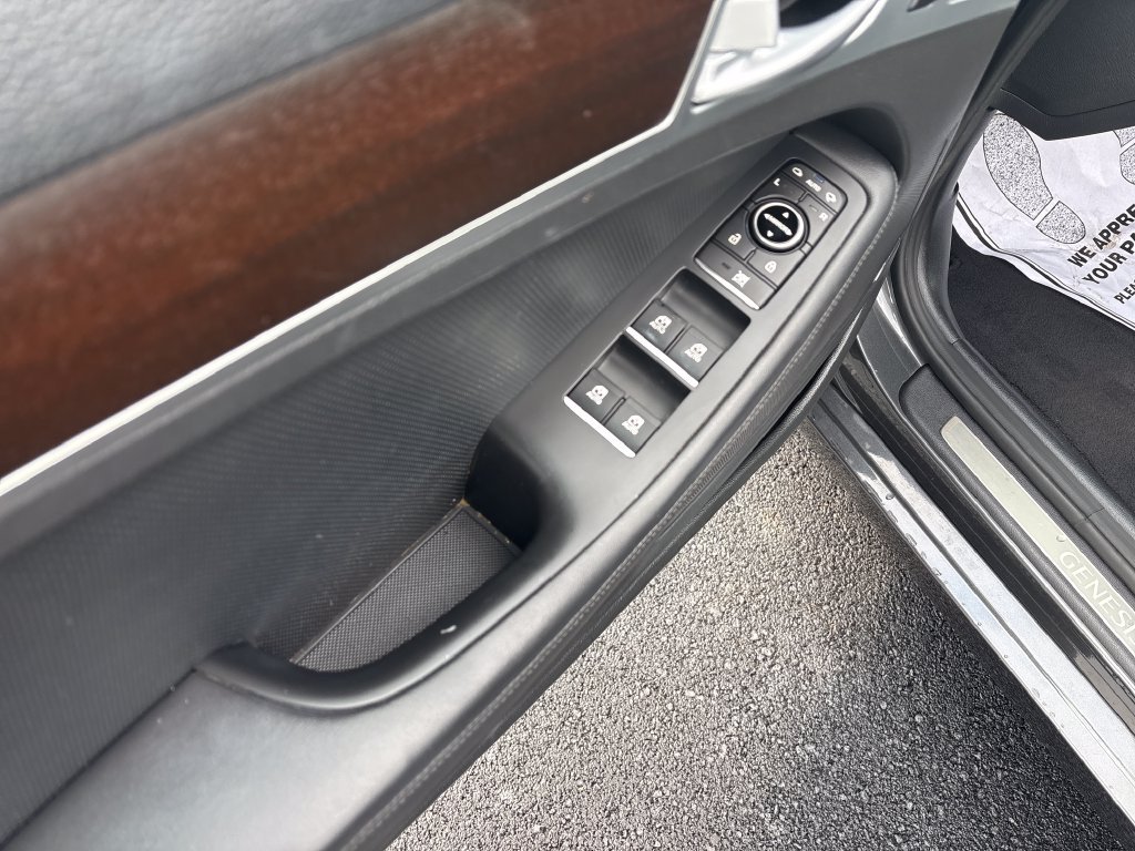 Used 2020 Gray Genesis 3.8 image 10