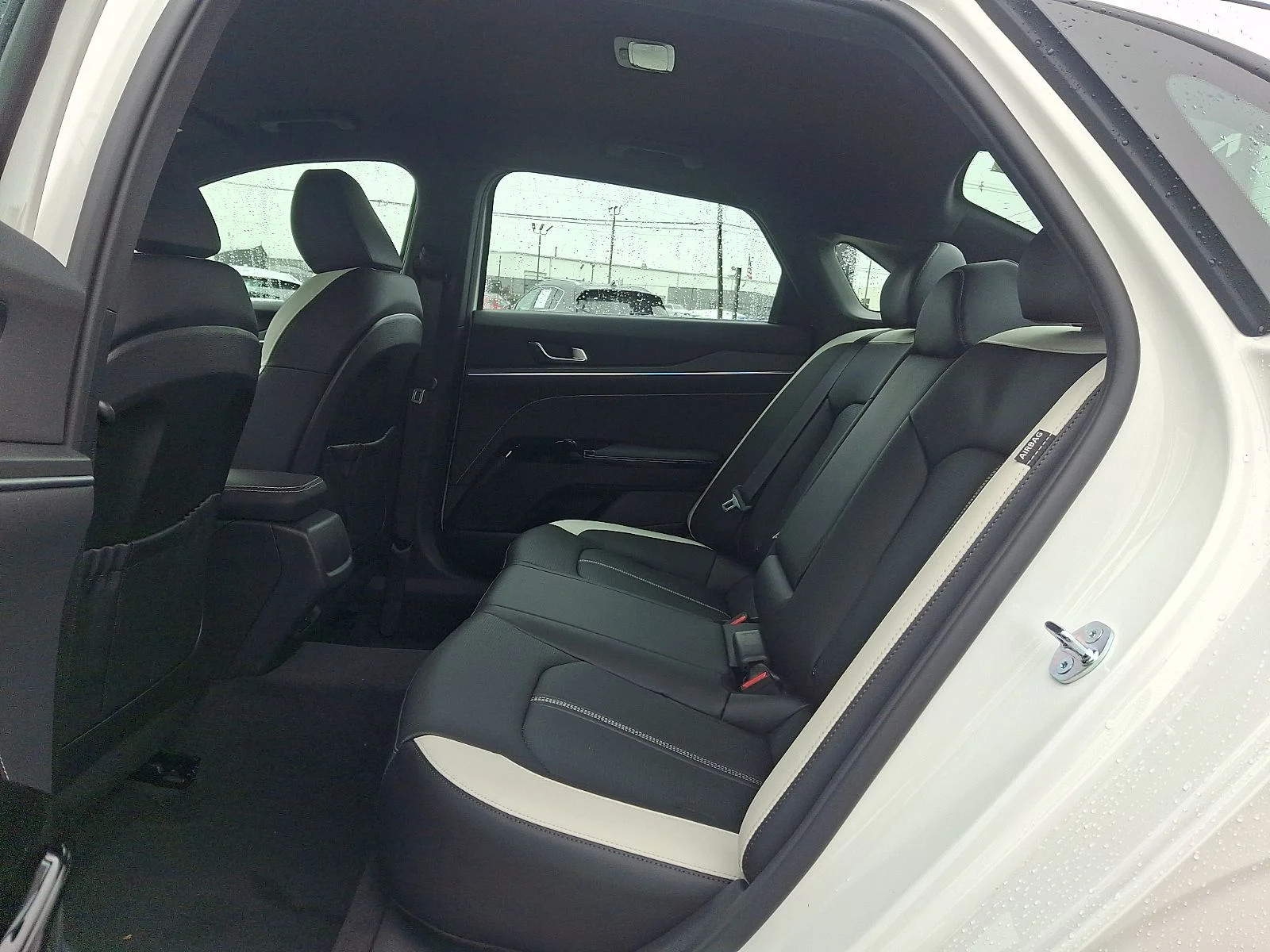 New 2026 White Kia GT-Line image 9