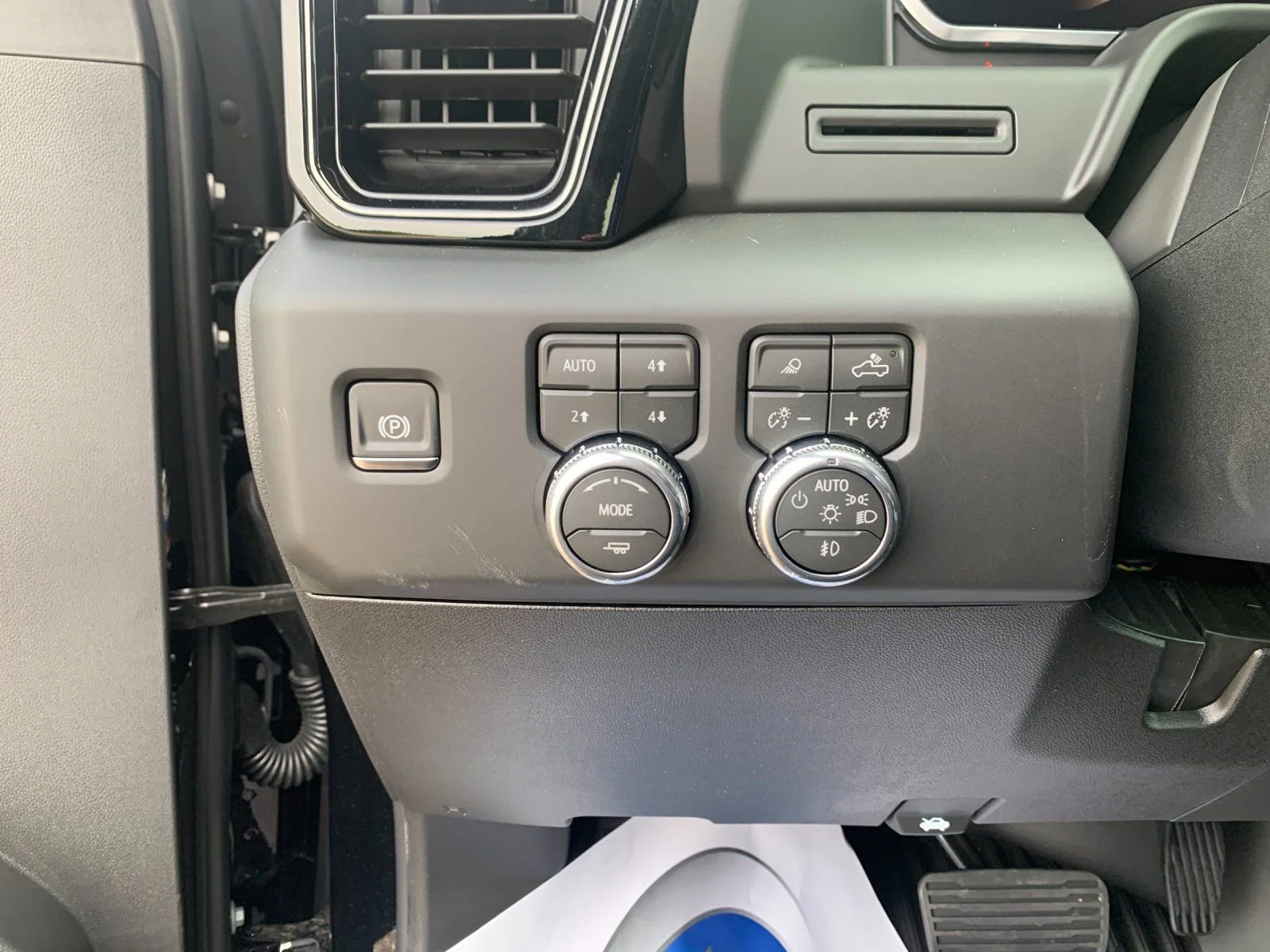 2026 GMC Sierra 2500HD AT4 - Photo 30