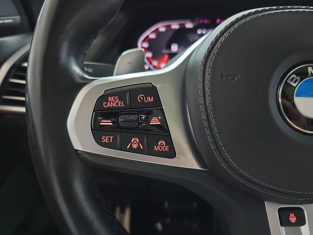 Used 2020 White BMW M50i image 20