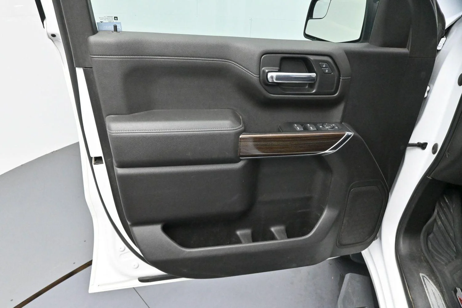 Used 2022 Summit White Chevrolet LT Trail Boss image 9