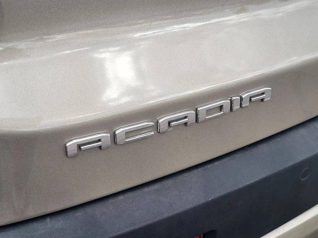 Used 2023 LIGHT STONE METALLIC GMC SLT image 8