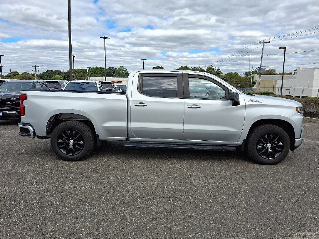 Used 2020 Silver Ice Metallic Chevrolet RST image 13