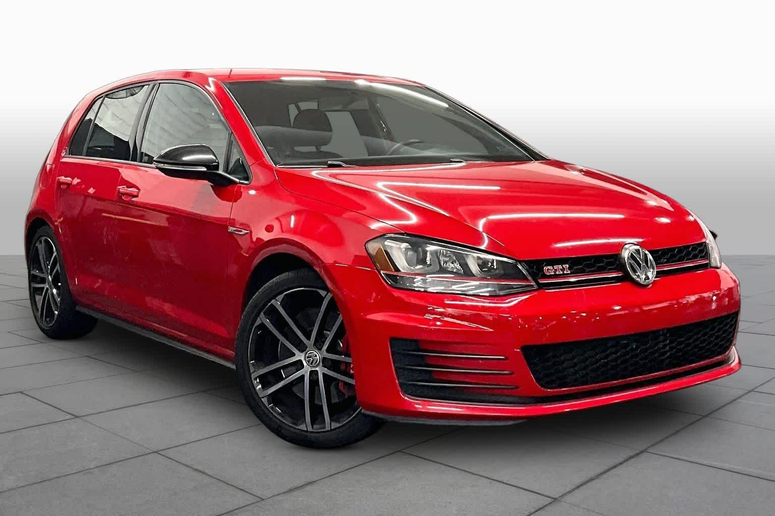 Pre-Owned 2017 Volkswagen Golf GTI Sport