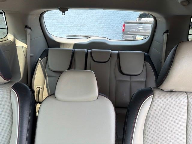 Used 2021 Snow White Pearl Kia EX image 15