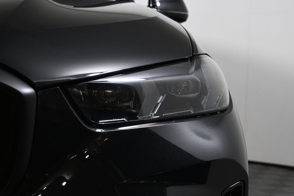 New 2026 Black Sapphire Metallic BMW xDrive40i image 11