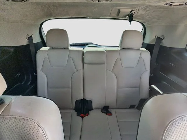Used 2022 White Kia SX image 33