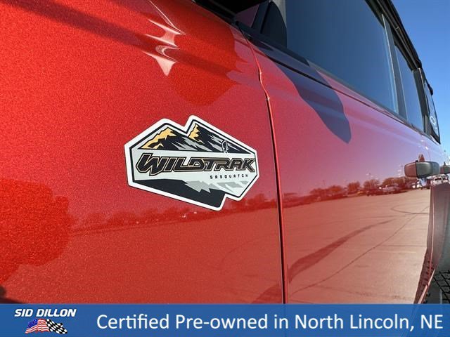 Used 2023 Hot Pepper Red Metallic Tinted Clearcoat Ford Wildtrak image 25