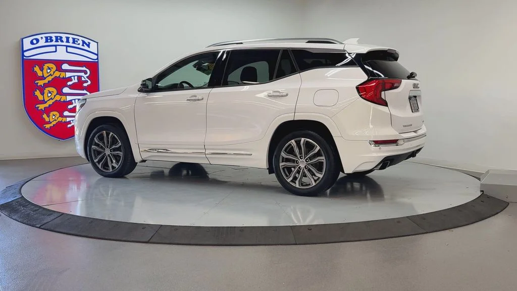 Used 2018 Summit White GMC Denali image 7