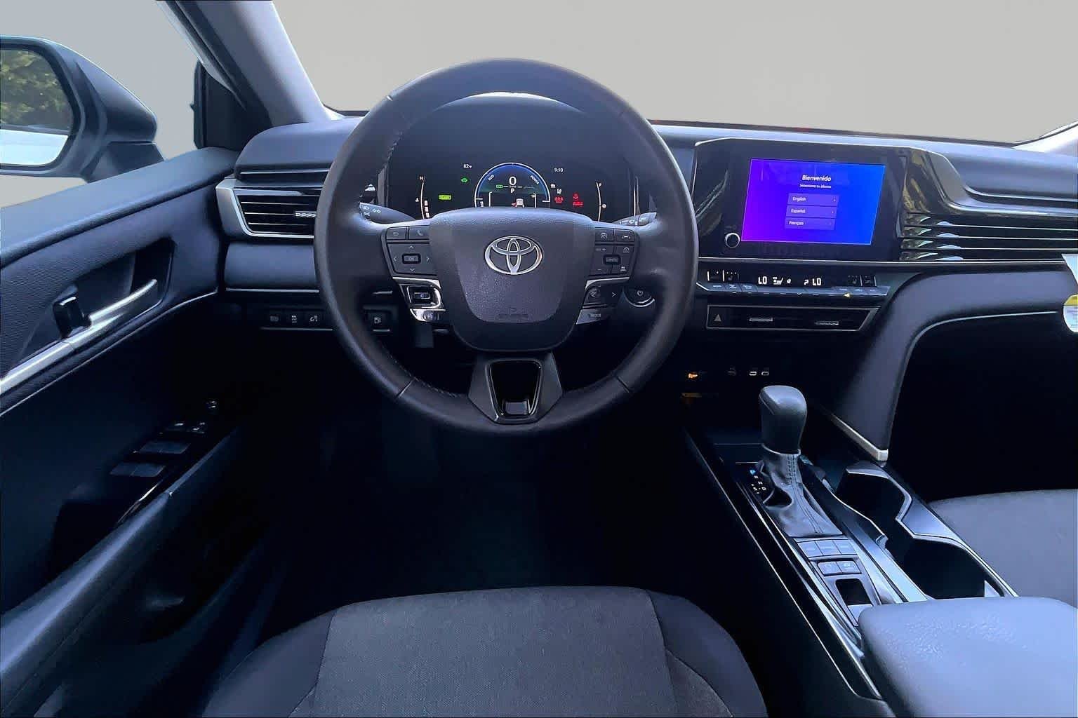 Used 2025 Ice Cap Toyota LE image 6