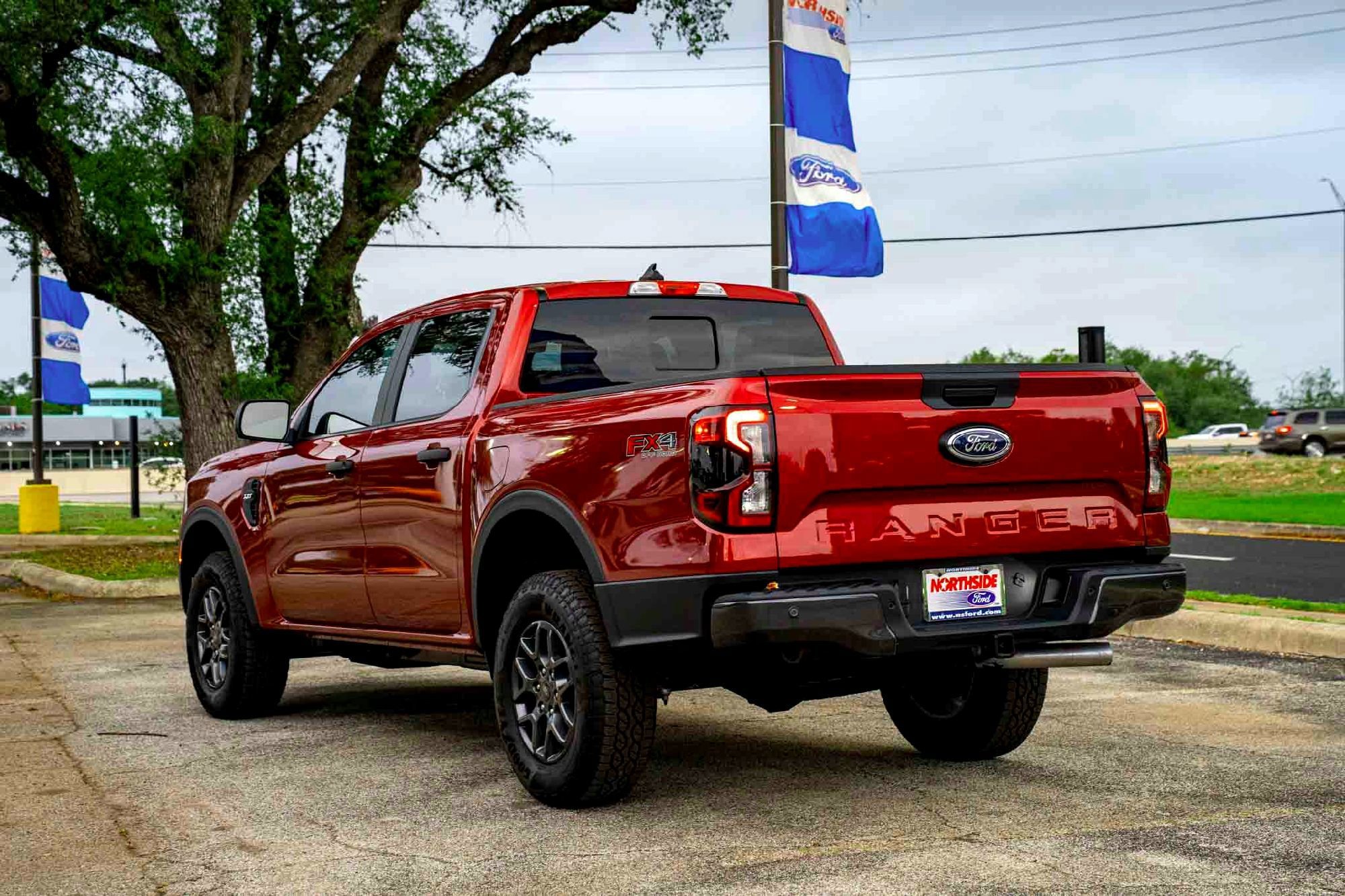 New 2025 Ruby Red Metallic Tinted Clearcoat Ford XLT image 5