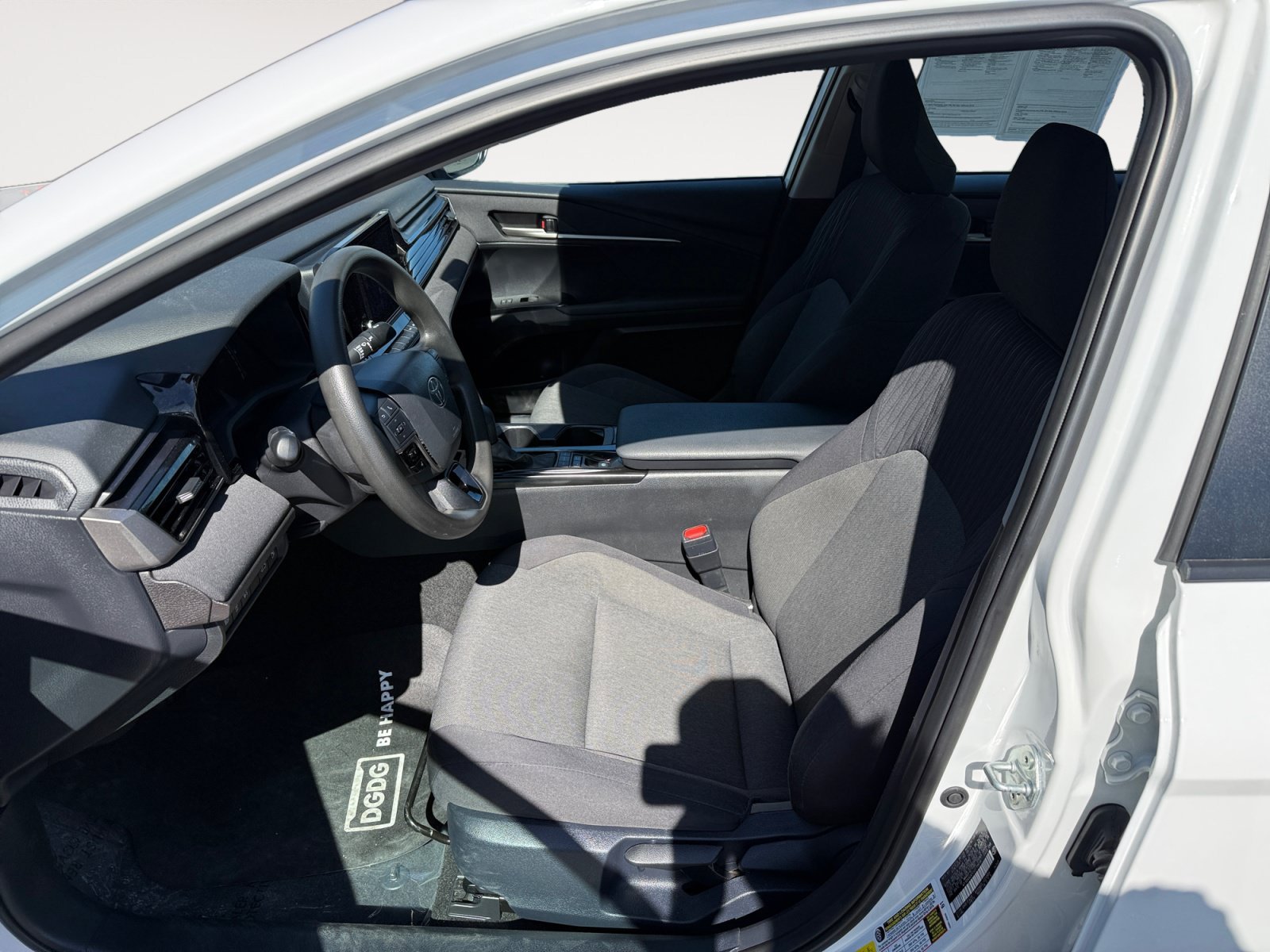 Used 2025 Ice Toyota LE image 10