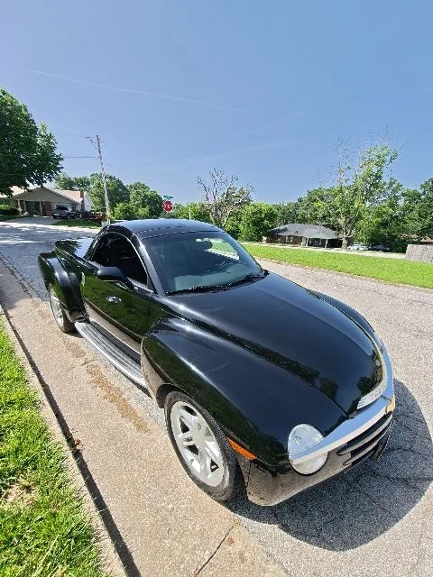 Used 2004 Black Chevrolet Base image 26
